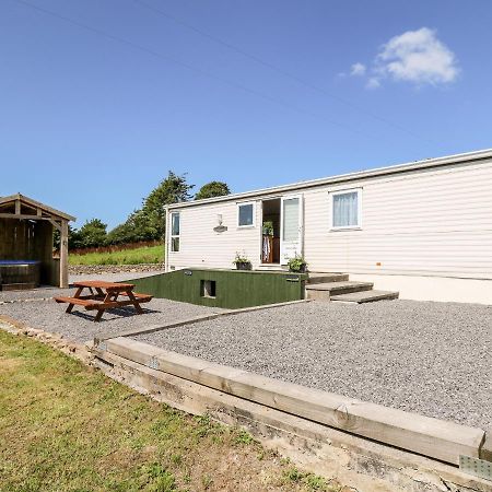 The Lodge Llanelli Exterior photo