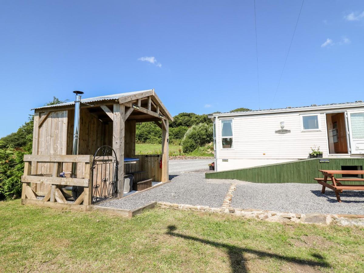 The Lodge Llanelli Exterior photo