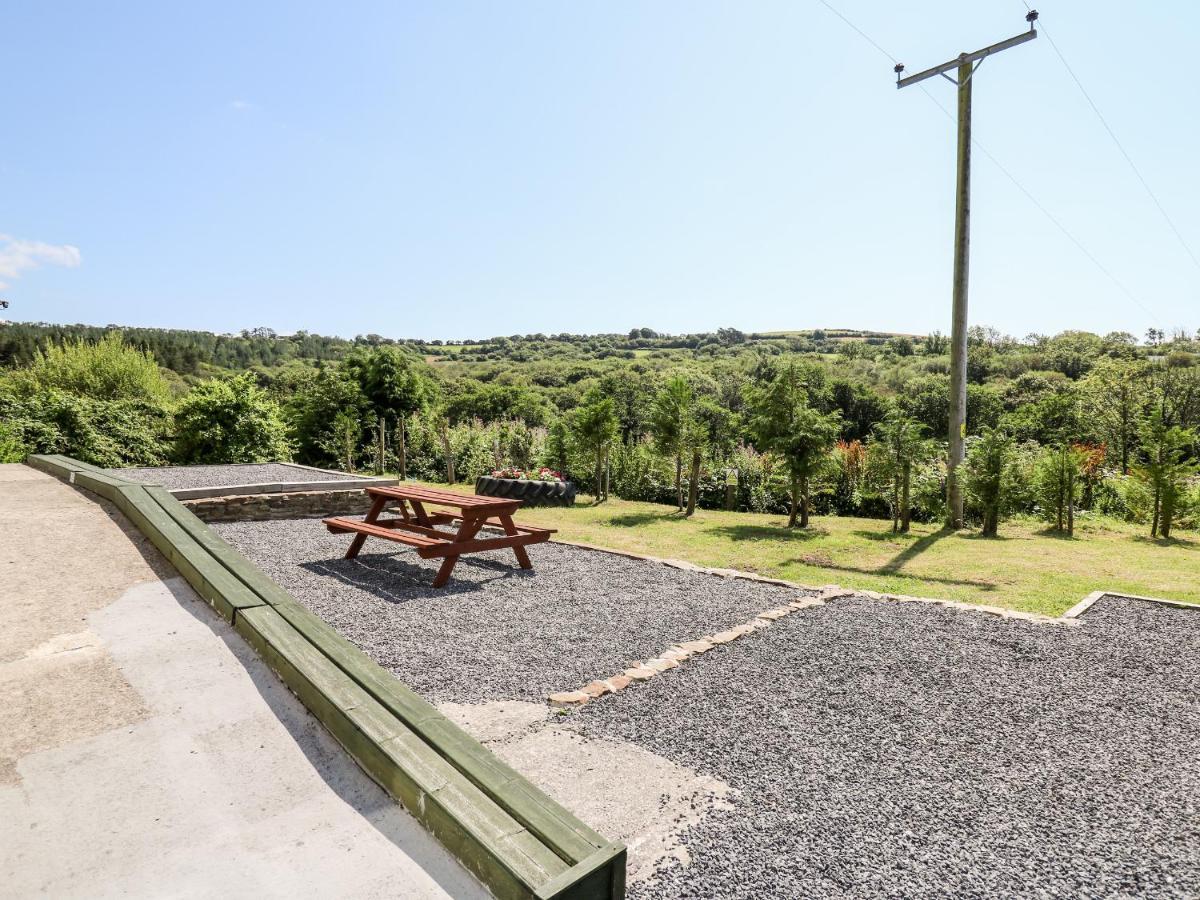 The Lodge Llanelli Exterior photo