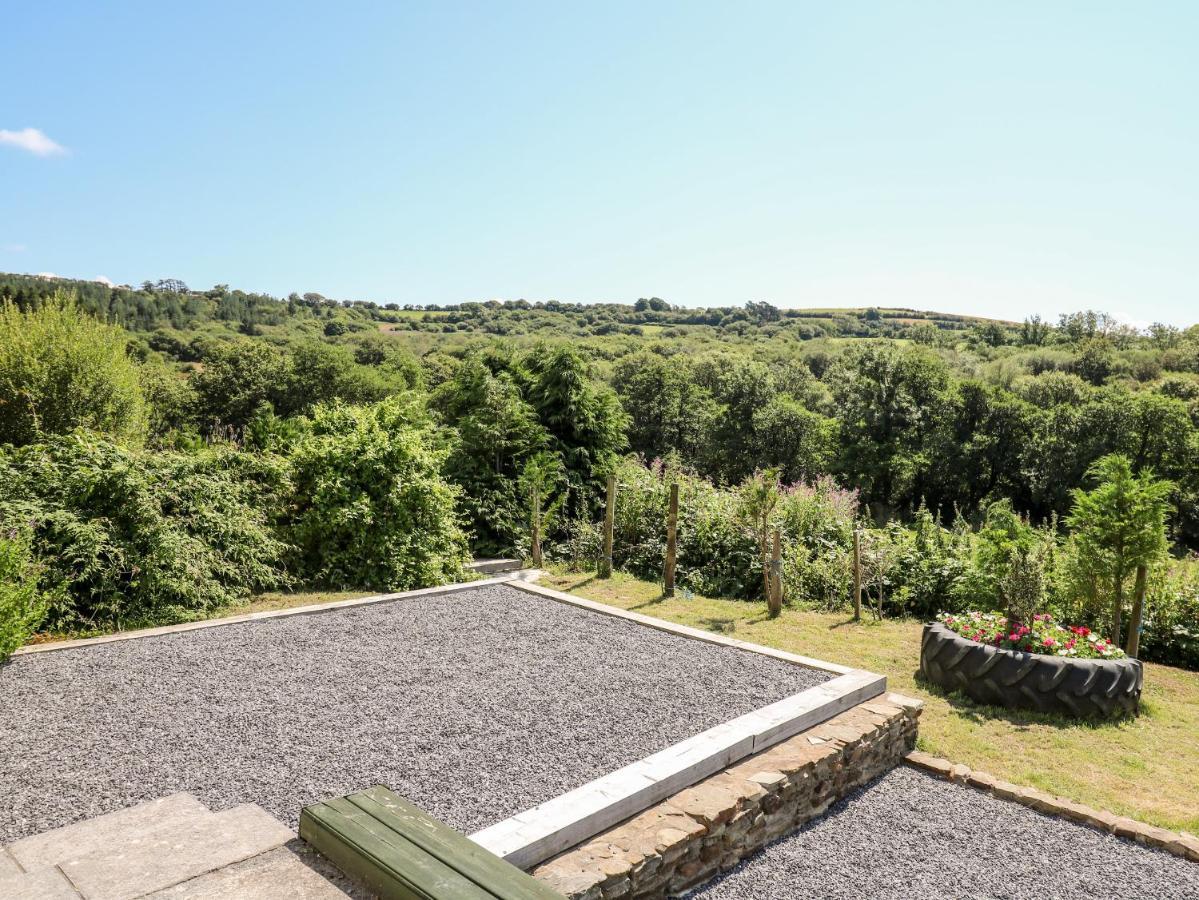 The Lodge Llanelli Exterior photo